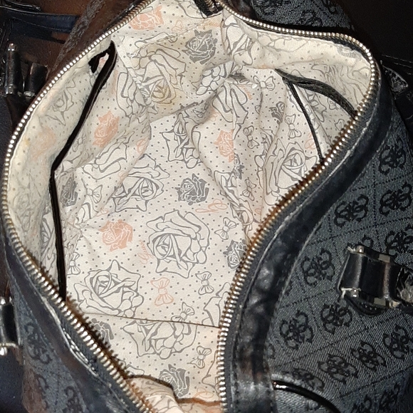 Guess bag - Picture 4 of 4
